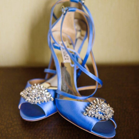 Beautiful size 9 Badgley Mischka heels with gorgeous embellishment - Picture 1 of 8